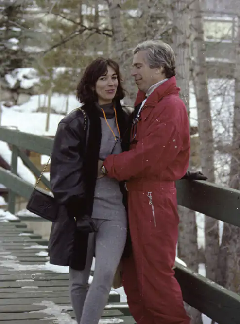 ट्रम्प ने वॉल स्ट्रीट जर्नल पर मानहानी का केस किया:86 हजार करोड़ का हर्जाना मांगा; न्यूड तस्वीर वाले लेटर पर नाराजगी जताई थी |