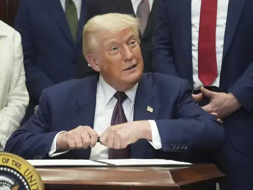 रूस के पास 2 एटमी पनडुब्बियां तैनात करेगा अमेरिका:पूर्व राष्ट्रपति मेदवेदेव की धमकी पर ट्रम्प ने कहा- नतीजे भुगतने होंगे |