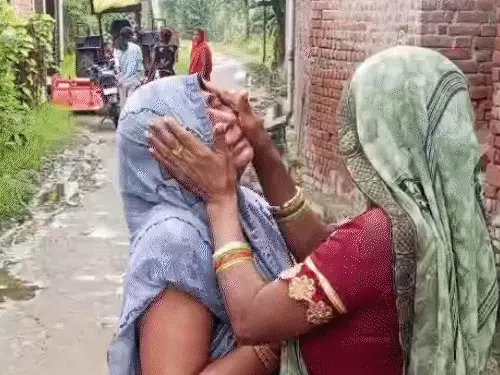 UP के बुलंदशहर में सड़क हादसा, 9 श्रद्धालुओं की मौत |