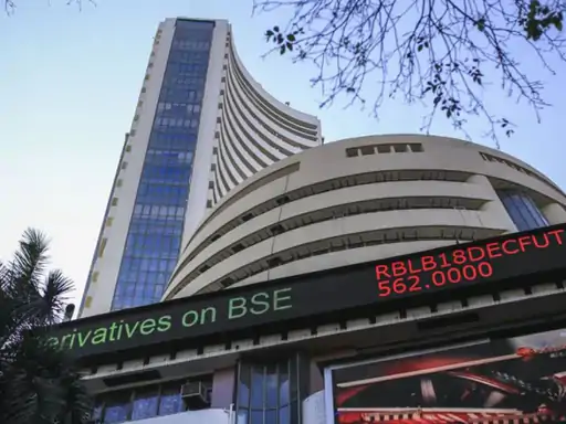 सेंसेक्स 600 अंक गिरकर 80,150 पर कारोबार कर रहा:निफ्टी भी 200 अंक लुढ़का; NSE के IT, बैंकिंग और हेल्थकेयर इंडेक्स में गिरावट