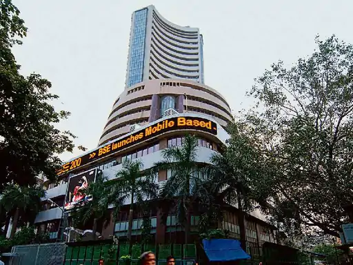 सेंसेक्स 350 अंक चढ़कर 80,200 पर कारोबार कर रहा:निफ्टी में भी 100 अंक उछाल; NSE के IT, ऑटो और बैंकिंग इंडेक्स में ज्यादा तेजी