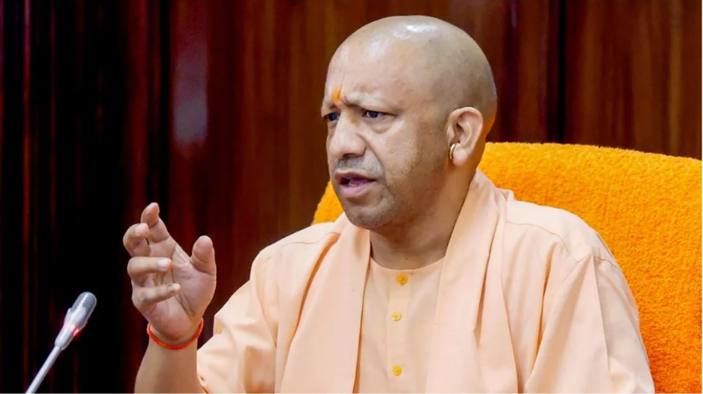 यूपी में एक व्यक्ति के नाम पर 6 जगह नौकरी, सीएम योगी ने उठाया मुद्दा, पुलिस ने दर्ज किया केस