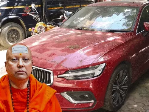 चैतन्यानंद ने 50 दिन में 15 होटल बदले:सस्ते ठिकाने चुनता था