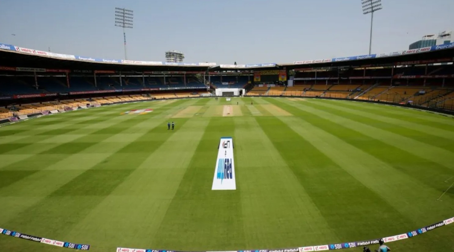 बेंगलुरु के चिन्नास्वामी स्टेडियम की बिजली काटी गई, जानें क्यों लिया गया ये फैसला