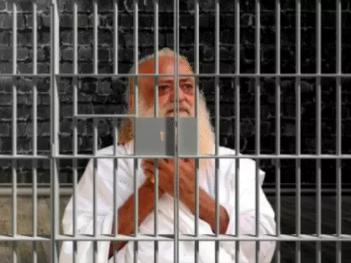आसाराम की जमानत एक महीने और बढ़ाई गई:गुजरात हाईकोर्ट ने कहा– यह आखिरी एक्सटेंशन है, सुप्रीम कोर्ट ने मेडिकल ग्राउंड पर दी थी बेल