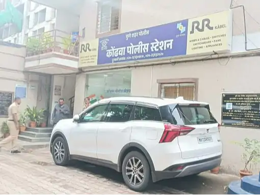 पुणे पुलिस का दावा- रेप का आरोपी लड़की का परिचित:आरोपी के साथ खुद सेल्फी ली, उसके जाने के बाद 'मैं फिर आऊंगा' मैसेज जोड़ा