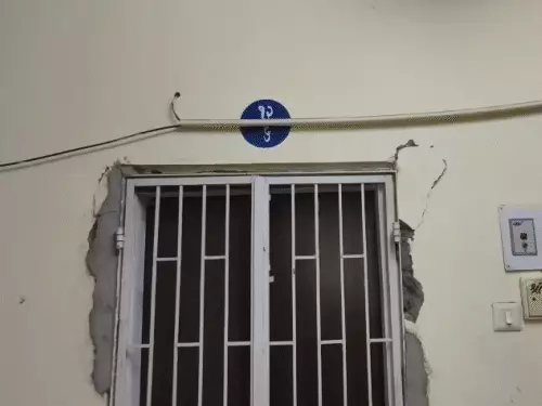 ગાંધીનગરમાં MLA અનંત પટેલના ક્વાર્ટરમાંથી યુવક-યુવતી ઝડપાયા:PAના પરિચિત હતા