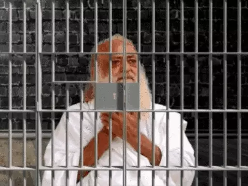 સુરત દુષ્કર્મકેસમાં આસારામને 6 મહિનાના જામીન